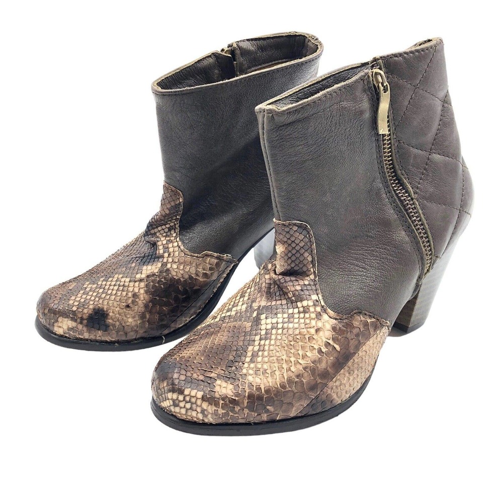 Veari Booties Luxury Boots 24.5 Sz 7.5 Snakeskin Leather Heels Western Womens